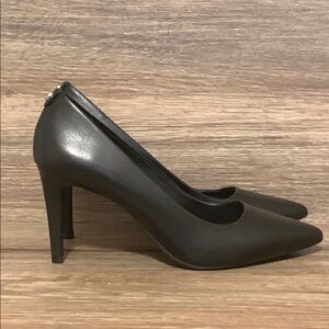 Michael Kors Dorothy Black Leather Flex Pump Sz- 8